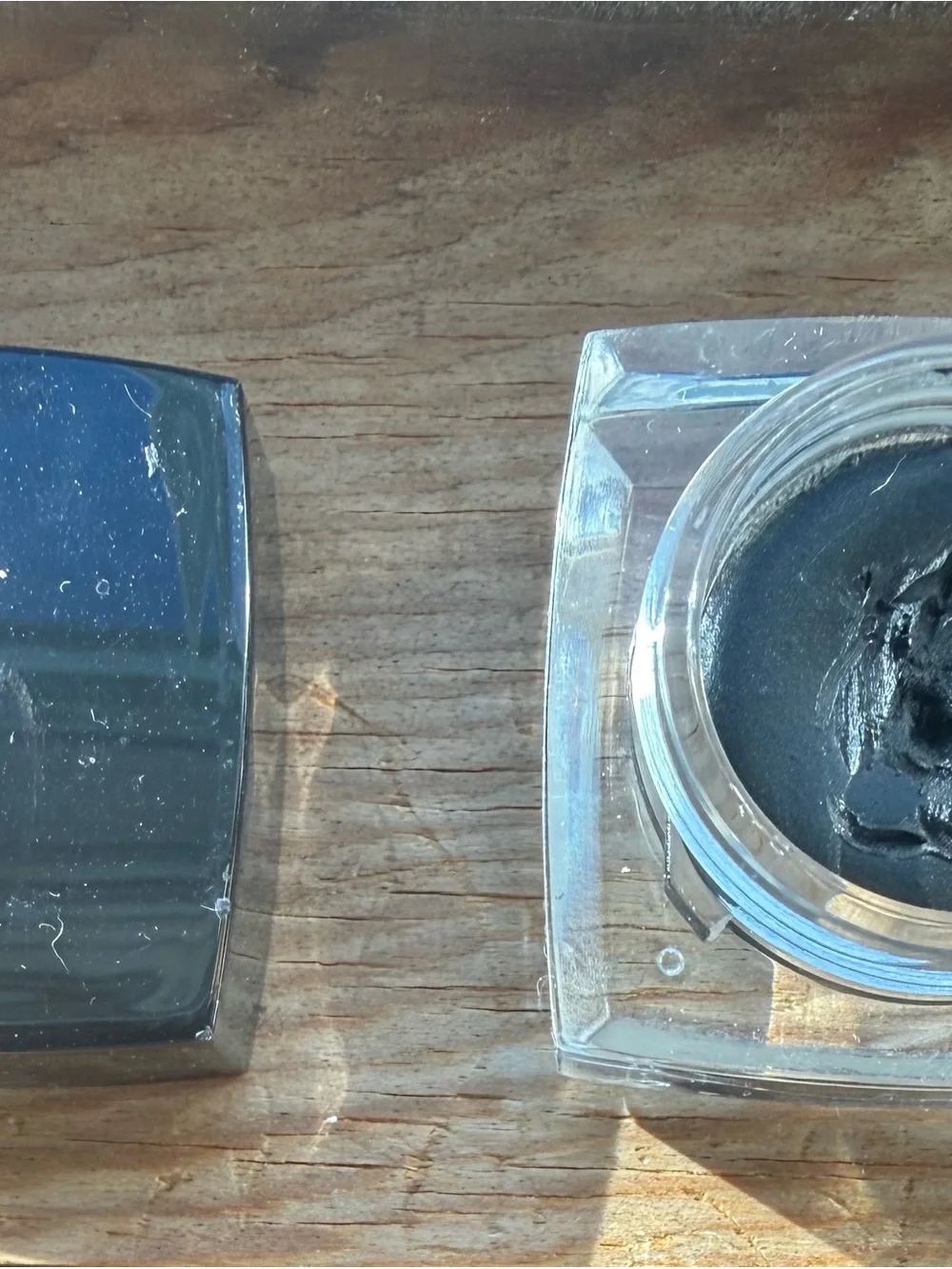 Cream eyeliner in Black